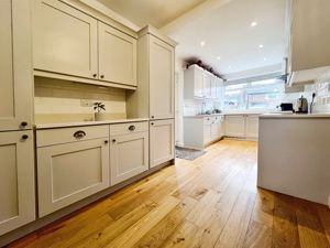 Kitchen- click for photo gallery